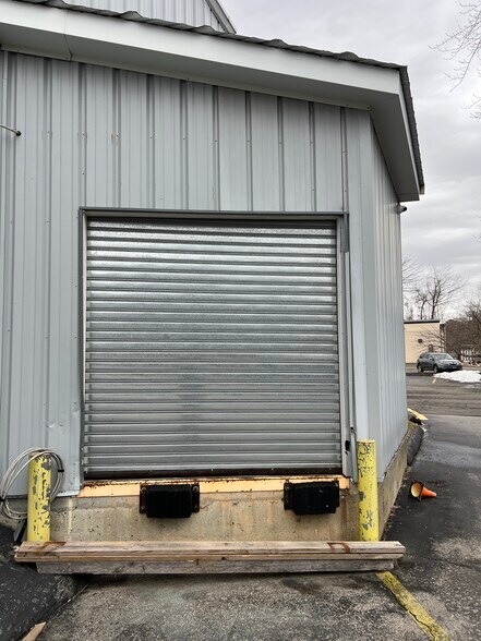 More Photos Of 588 Boston Post Rd, Guilford Freestanding For Lease