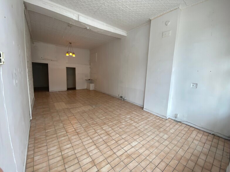 More Photos Of 249-253 Gerrard St E, Toronto Storefront Retail Residential For Lease