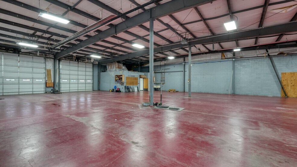 More Photos Of 1334-1340 Oxford Ave, Cambridge Warehouse For Lease