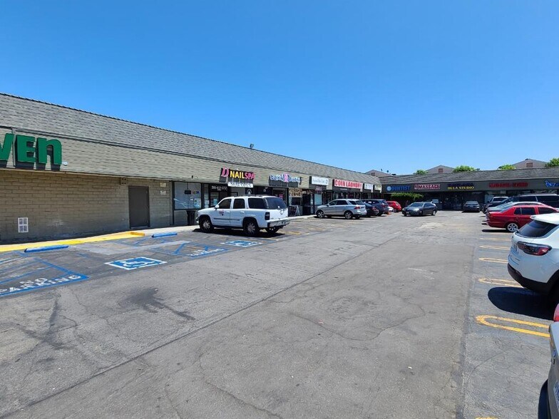 More Photos Of 3560 Redondo Beach Blvd, Torrance Storefront For Lease
