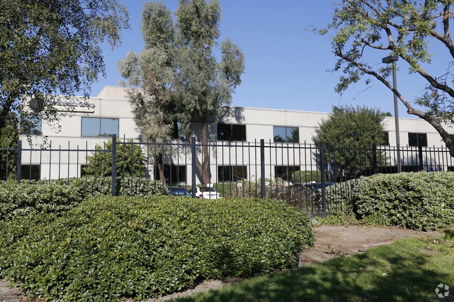 More Photos Of 9451 Corbin Ave, Northridge Office For Sale