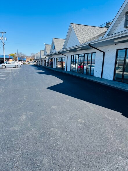 More Photos Of 728 S Jefferson Ave, Cookeville Storefront Retail Office For Lease