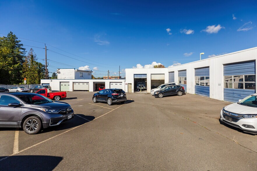 More Photos Of 1940 E Powell Blvd, Gresham Auto Dealership For Sale