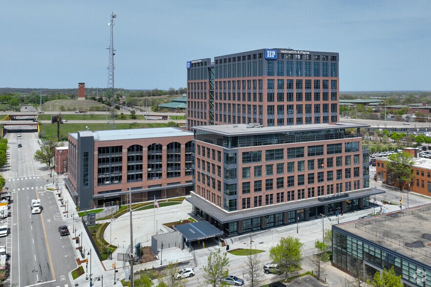 More Photos Of 222 N Detroit Ave, Tulsa Office For Lease