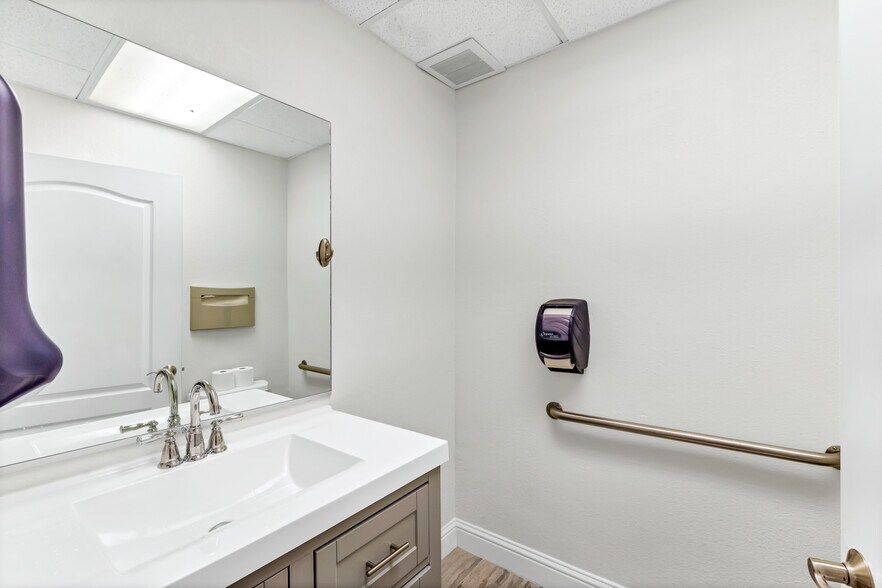 More Photos Of 1925 Francisco Blvd E, San Rafael Light Manufacturing For Lease