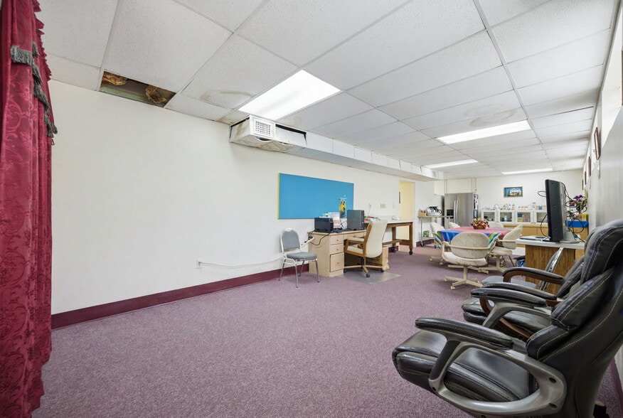 More Photos Of 1811 Bayshore Gardens Pky, Bradenton Medical For Sale
