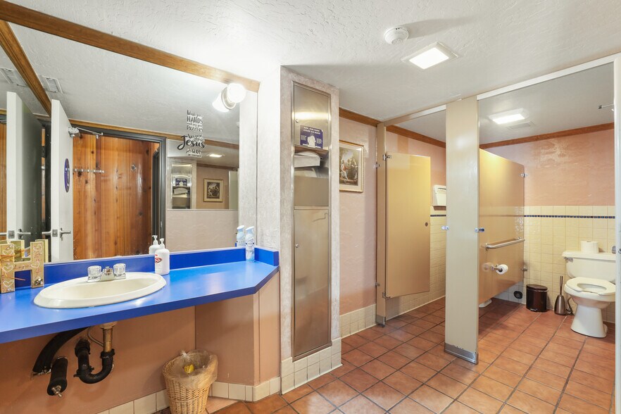 More Photos Of 807 Emerald Bay Rd, South Lake Tahoe Office For Sale