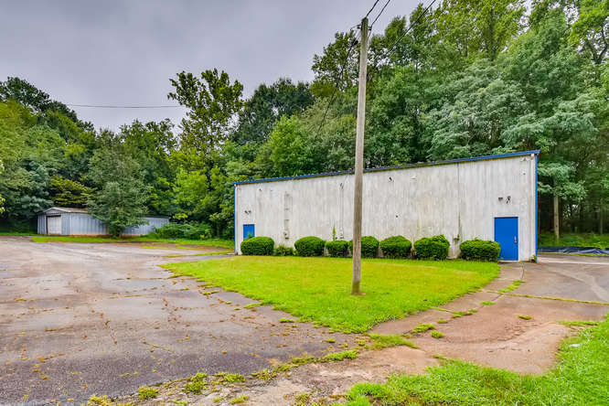 More Photos Of 973-979 Sheppard Rd, Stone Mountain Showroom For Sale