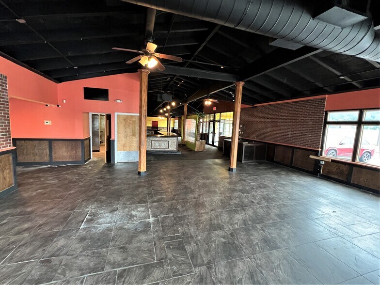 More Photos Of 5185 State Route 30, Greensburg Restaurant For Lease