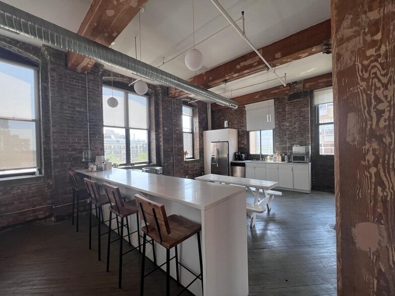 More Photos Of 231 Front St, Brooklyn Office For Lease