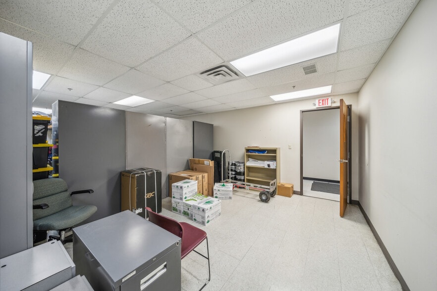 More Photos Of 2020 Holly Rd, Claremore Office For Sale