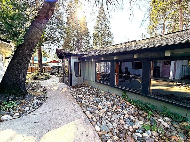 Primary Photo Of 23036 Joaquin Gully Rd, Twain Harte Freestanding For Lease