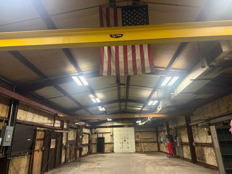 More Photos Of 7113 Chippewa Blvd, Houston Manufacturing For Sale