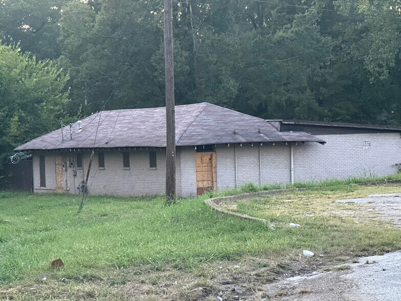 More Photos Of 3145 N Watkins St, Memphis General Retail For Sale