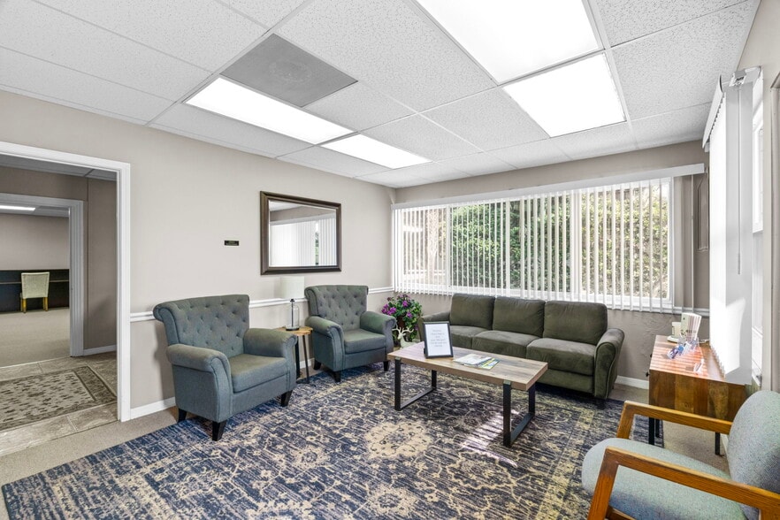 More Photos Of 6108 Arlington Rd, Jacksonville Office For Sale