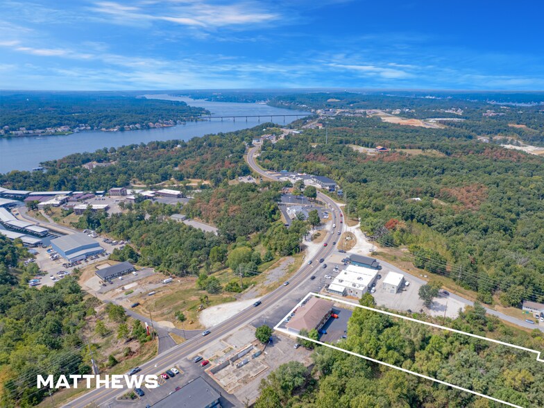 More Photos Of 3251 Bagnell Dam Blvd, Lake Ozark Office For Sale