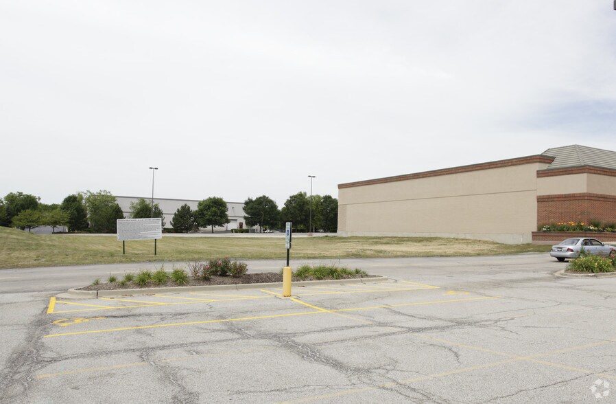 More Photos Of 164 S Gary Ave, Bloomingdale Land For Lease