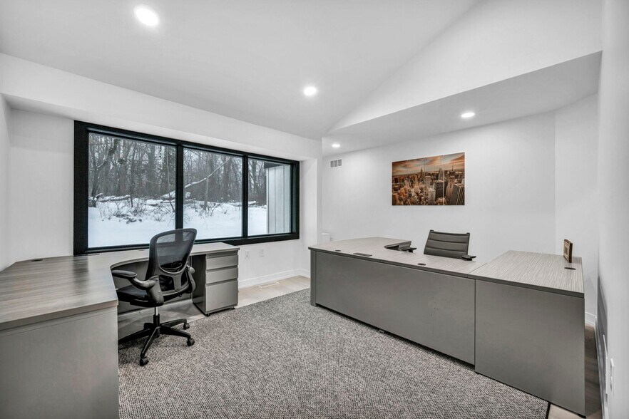 More Photos Of 1929 E Royalton Rd, Broadview Heights Office For Lease