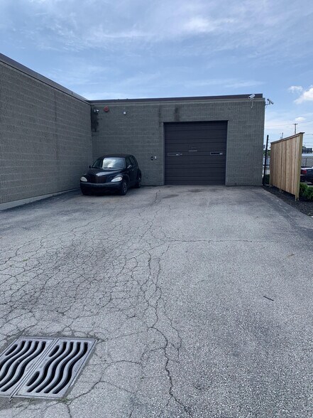 More Photos Of 1946 Lindorph Dr, Dayton Flex For Sale