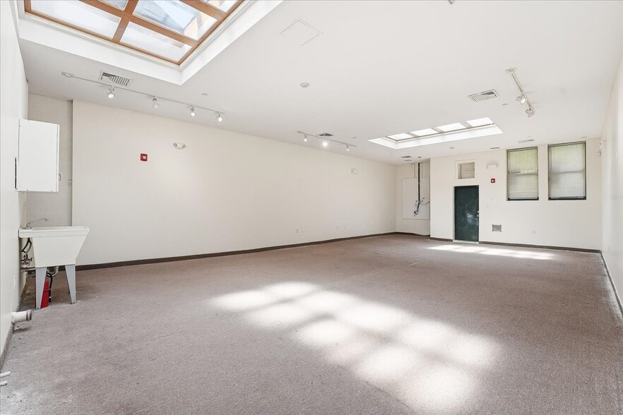 More Photos Of 113 Brunswick St, Jersey City Storefront Retail Residential For Lease