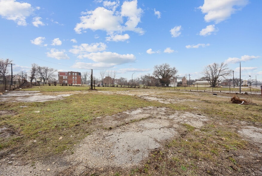 More Photos Of 2600 N Florissant Ave, Saint Louis Flex For Sale