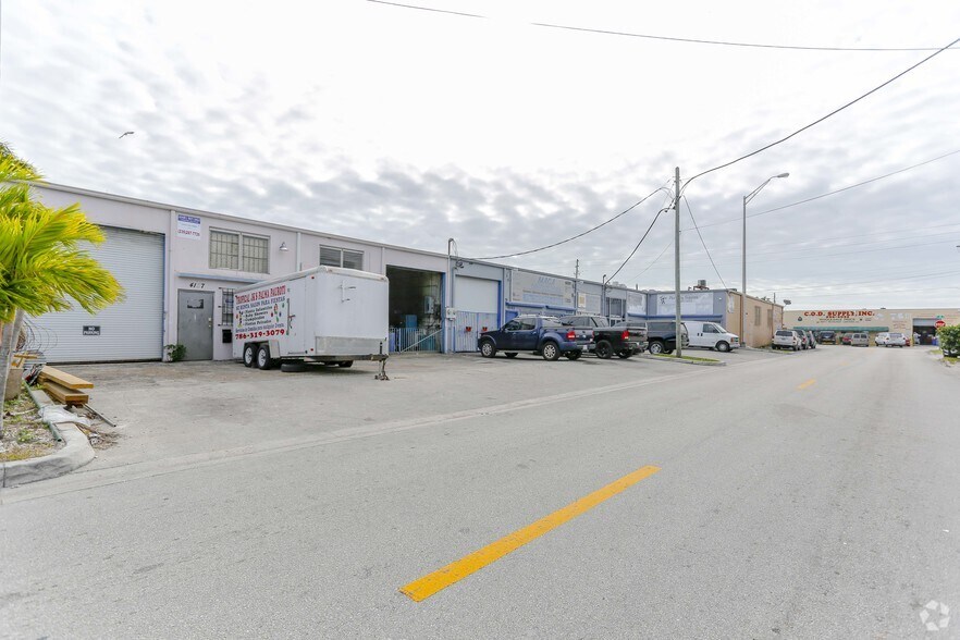 More Photos Of 4125 E 10th Ct, Hialeah Warehouse For Sale