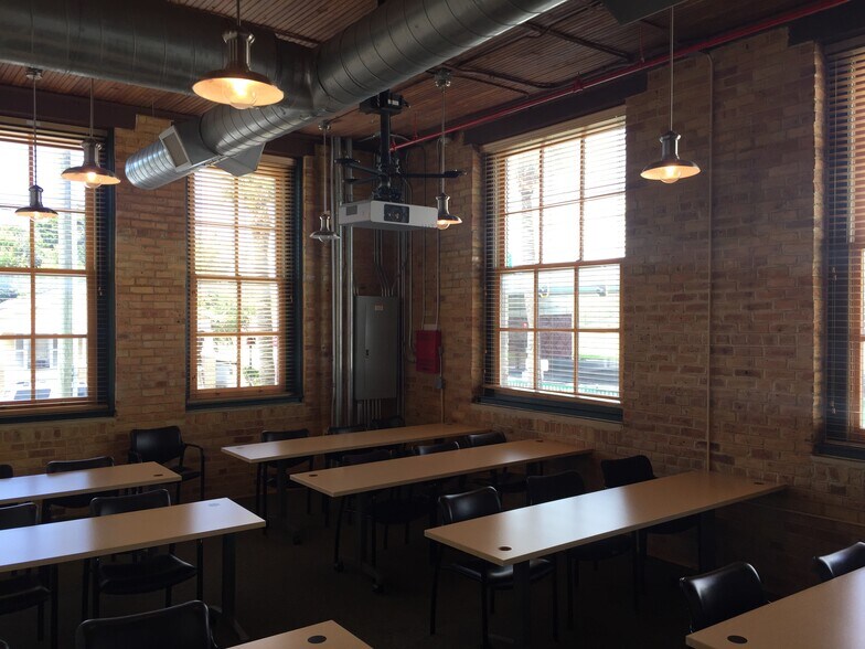 More Photos Of 1403 N Howard Ave, Tampa Office For Sale