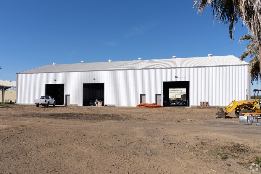 More Photos Of 561 N American St, Shafter Industrial For Lease