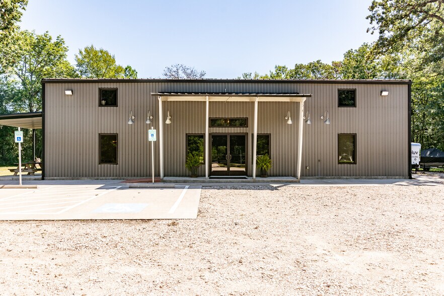 More Photos Of 12726 Moon Rd, Willis Loft Creative Space For Lease