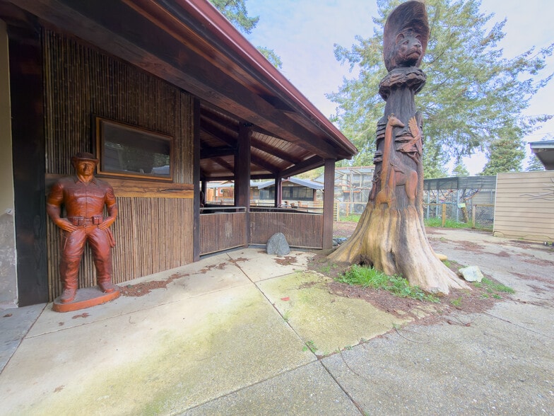 More Photos Of 46914 US-101, Bandon General Retail For Sale