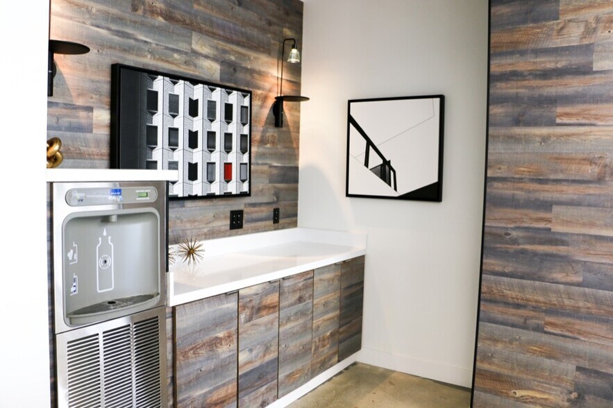 More Photos Of 100 E MacArthur Blvd, Santa Ana Apartments For Lease