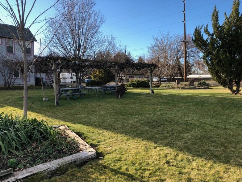 More Photos Of 1520 Sheridan Ave, Prosser Winery Vineyard For Sale