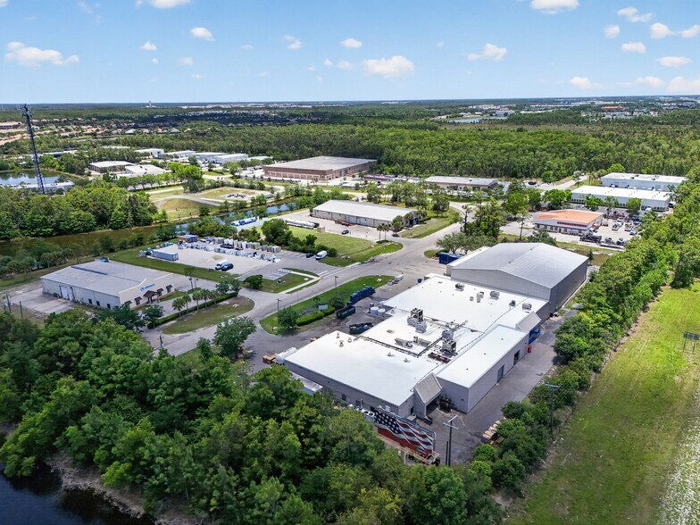 More Photos Of 9910 Bavaria Rd, Fort Myers Warehouse For Lease
