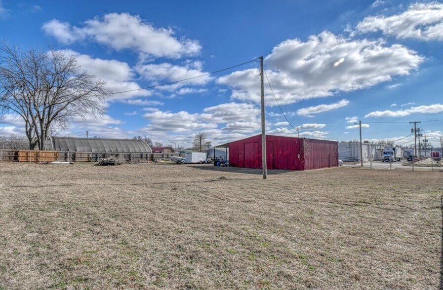 More Photos Of 529 Eel River St, Purcell Flex For Sale