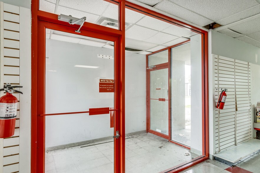 More Photos Of 5410 Allen Rd, Allen Park Medical For Sale