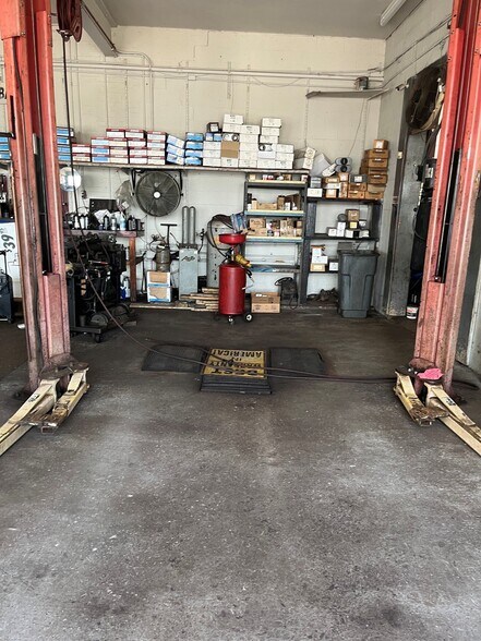 More Photos Of 2285 Crain Hwy, Waldorf Auto Repair For Sale