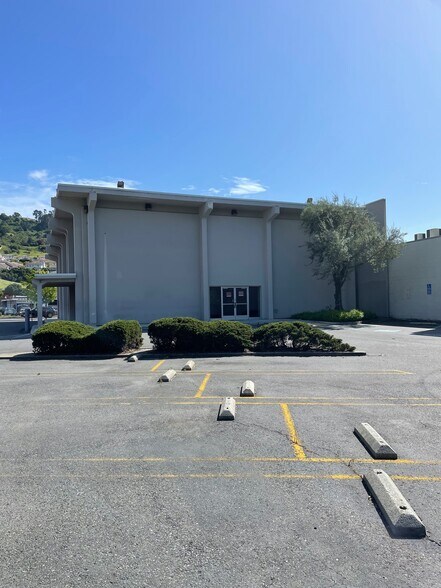 More Photos Of 3939 San Pablo Dam Rd, El Sobrante Bank For Lease