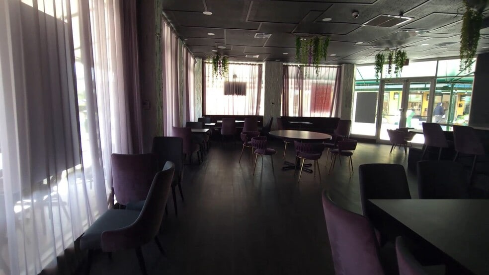 Primary Photo Of 3565-3599 NE 207th St, Aventura Unknown For Lease