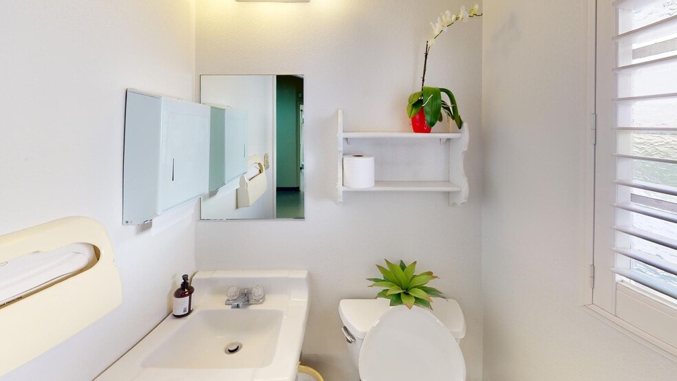 More Photos Of 1203 Second St, Coronado Office For Lease