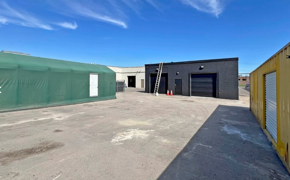 More Photos Of 11 Millwick Dr, Toronto Manufacturing For Lease