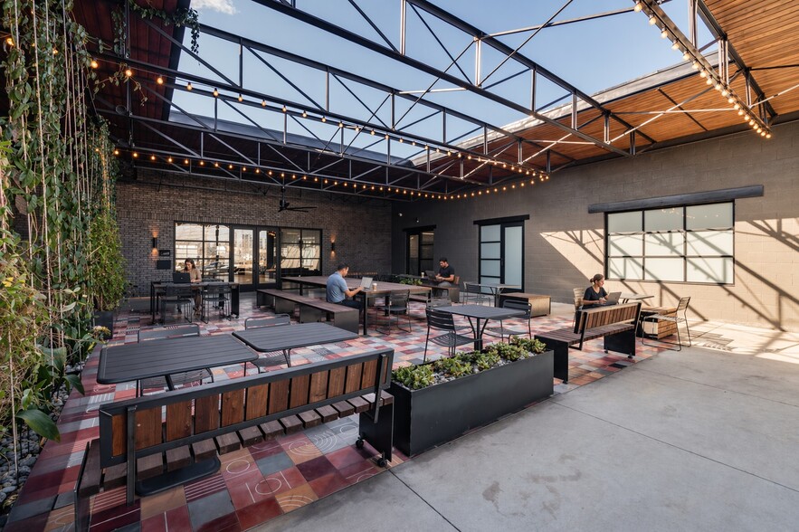 More Photos Of 119-127 Manufacturing St, Dallas Unknown For Lease