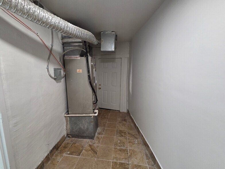 More Photos Of 228 Main St, Annapolis Storefront For Lease