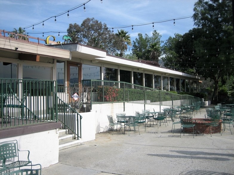 More Photos Of 670 Kendall Dr, San Bernardino Restaurant For Sale