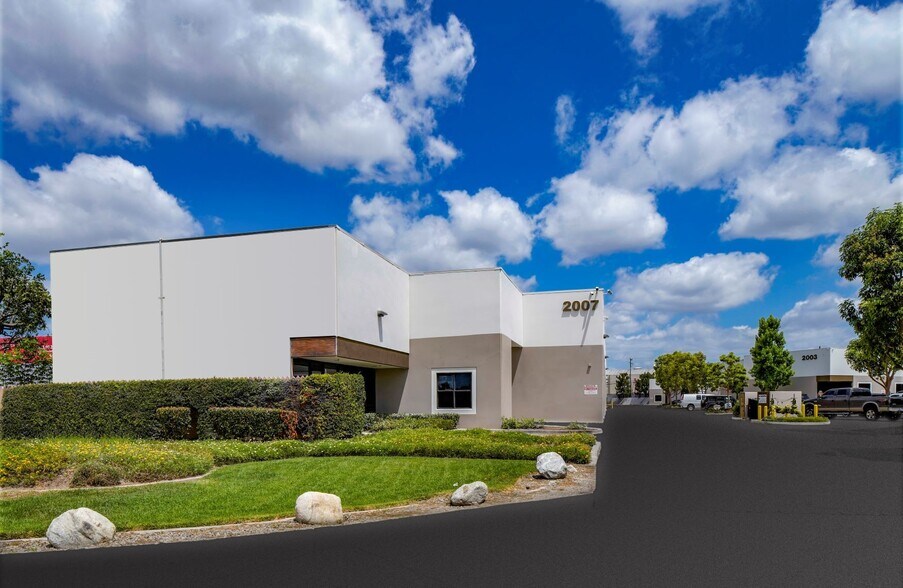 More Photos Of 2007 Raymer Ave, Fullerton Distribution For Sale