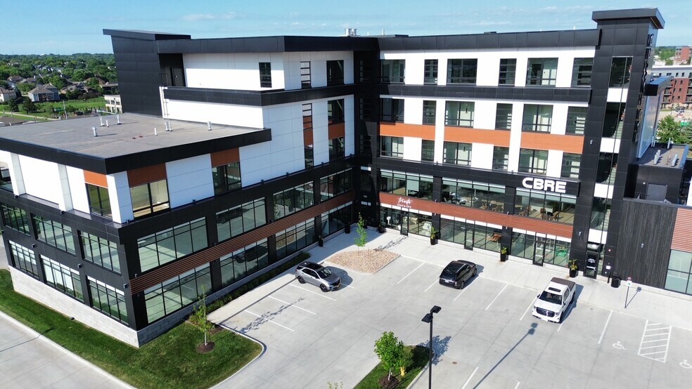 More Photos Of 595 S 60th St, West Des Moines Office For Lease