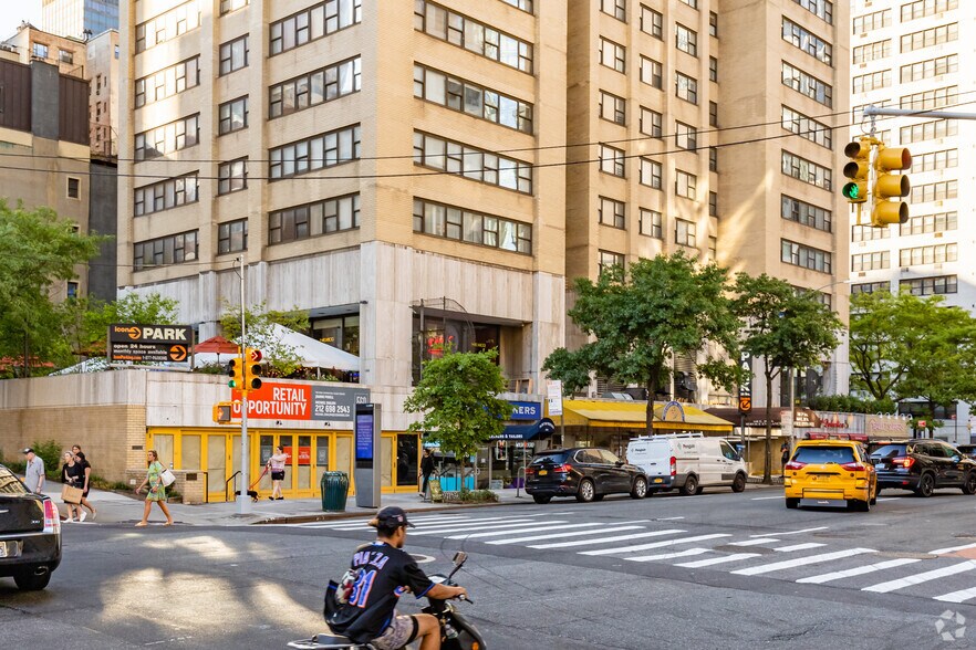 More Photos Of 560-576 Third Ave, New York Apartments For Lease