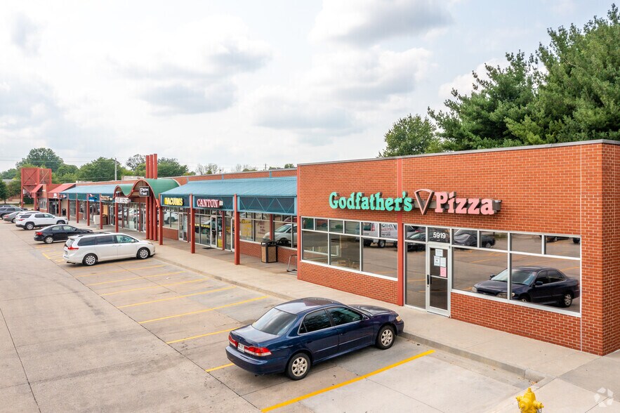 More Photos Of 5717 Ashworth Rd, West Des Moines General Retail For Lease