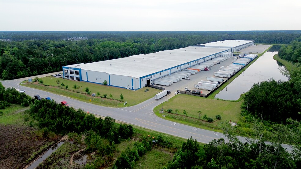 More Photos Of 830 Drop Off Dr, Summerville Warehouse For Lease