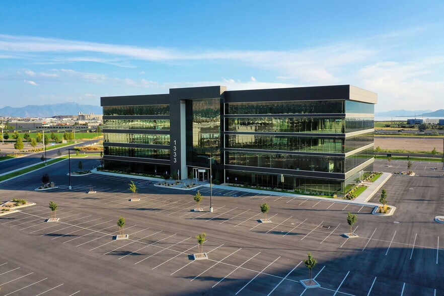 More Photos Of 1333 S Valley Grove Way, Pleasant Grove Office For Lease