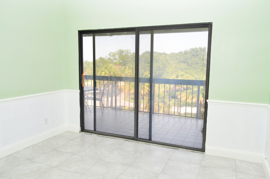 More Photos Of 2210 S Front St, Melbourne Office For Lease